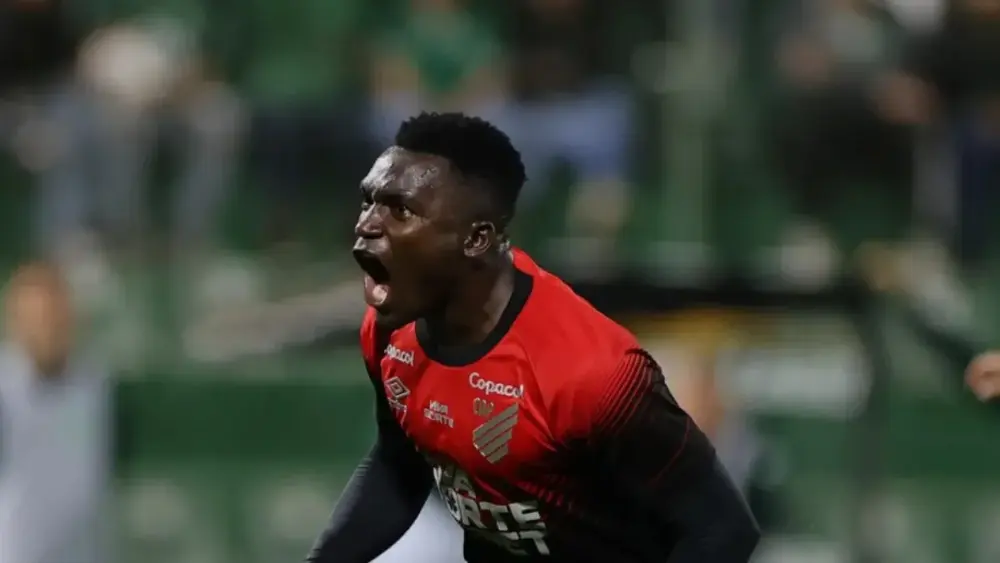Athletico-PR empata com Bragantino e fica longe da liderança