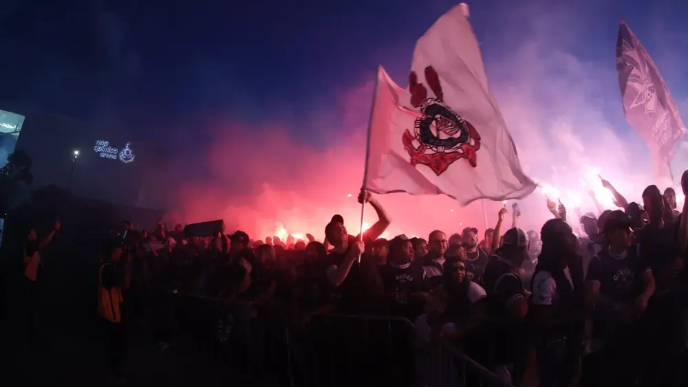 Corinthians vence, mas é eliminado; veja classificados