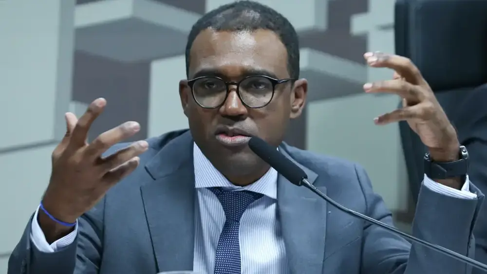 Diretor do BC relata à PF ambiente hostil e medo de vazamentos sobre liquidação do Master