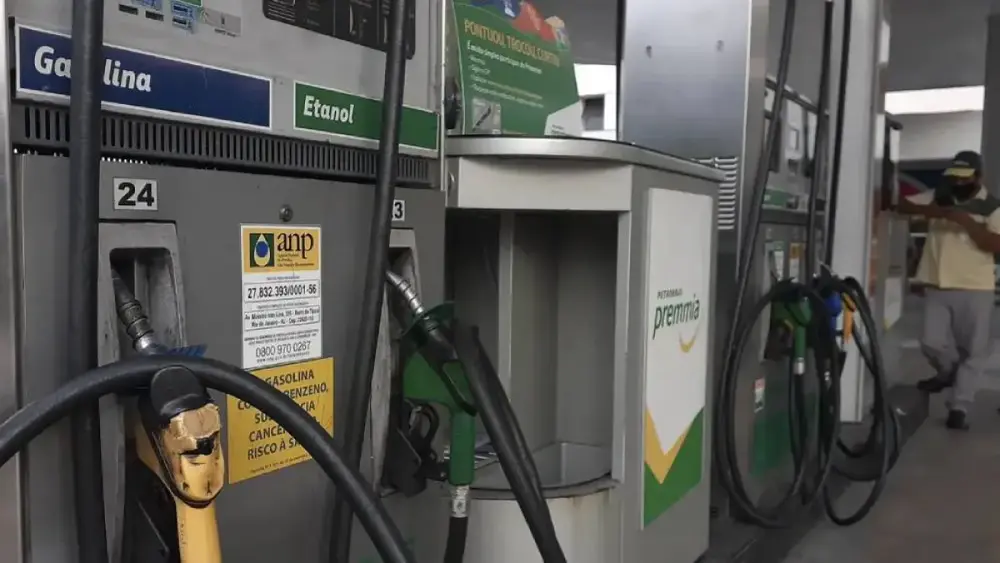 Etanol supera gasolina em 10 estados, aponta ANP