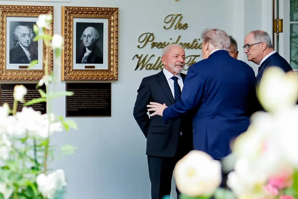 Lula e Trump têm reunião de 3 horas e divergem sobre tarifas