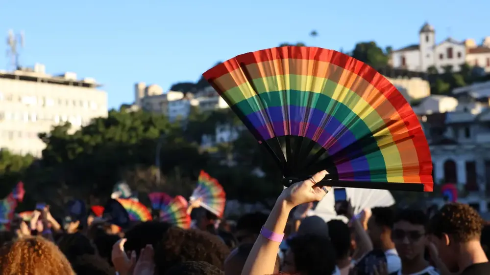 Parada LGBTQIA+ no Rio cobra mais voz no Legislativo