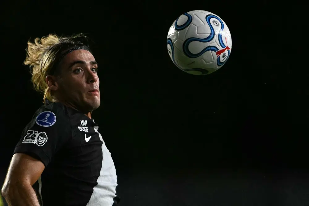 Vasco leva 3 a 0 em casa e torcida ataca Renato Gaúcho